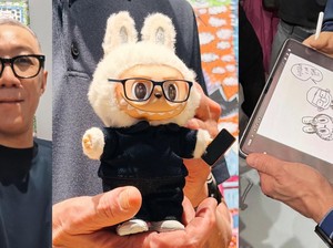 Video: Tim Cook Dapat Hadiah Labubu Custom Versi Dirinya, Mirip Nggak?