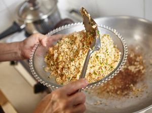 Cara Membuat Nasi Goreng Kampung Rumahan, Cuma 20 Menit