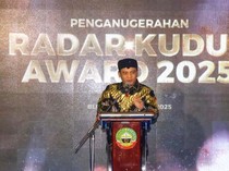 Gubernur Jateng Raih Penghargaan Pemimpin Percepatan Ekonomi Daerah