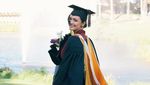 Slow but Sure, Amanda Rawless Semringah Wisuda di Macquarie University Sydney