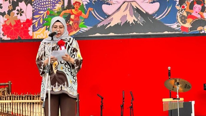 Anggota DPR RI Himmatul Aliyah memberikan sambutan dalam kegiatan bertajuk Indonesia–Japan Friendship Festival 2025 di Yoyogi Park, Tokyo.