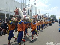 Kuda Renggong hingga Sisingaan Guncang Asia Africa Festival 2025