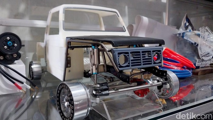 Berawal dari Tekuni Hobi, Theo Ivan Kini Jadi Perakit RC Kustom asal Malang
