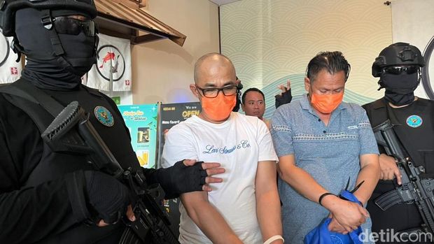 BNN menggerebek pabrik sabu di sebuah apartemen di Cisauk, Tangerang.