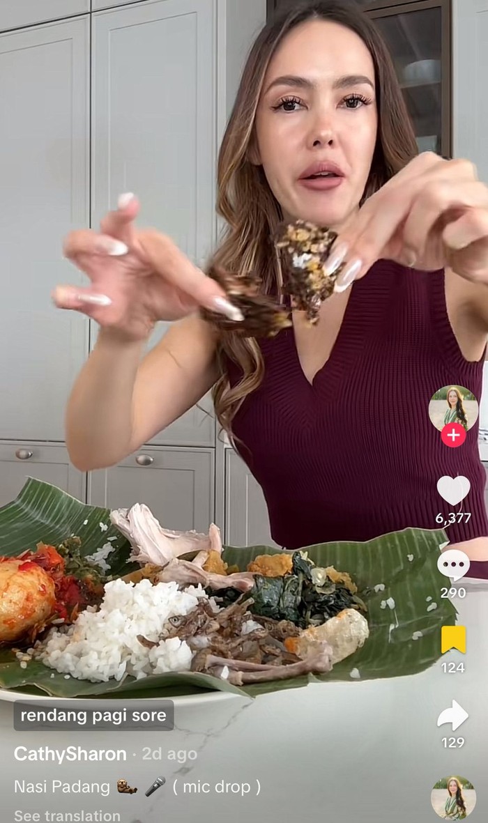 Cathy Sharon Nikmat Makan Nasi Padang