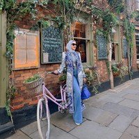 Dia menanggapi isu liar yang berkembang terkait alasan dirinya diceraikan Andre Taulany. Wanita 40 tahun ini menegaskan kabar soal hidup hedon dan yang lainnya adalah fitnah. Foto: Instagram/@erintaulany