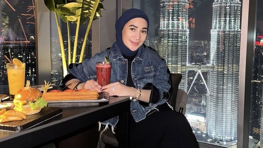 Erin Taulany Umrah Usai Psikis Terganggu