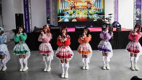 Penggemar anime dan game memadati GBK dalam Cosplay Expo 2025 akhir pekan ini. Festival budaya pop Jepang ini tampil meriah dengan parade kostum, bazar, dan pertunjukan musik.