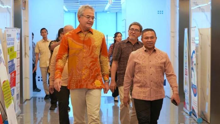 Gubernur Riau Abdul Wahid menemui bos PT PHR