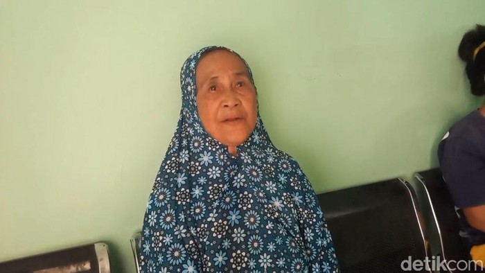 Ibu korban, Yamcik (65) menceritakan detik-detik terakhir anaknya merenggang nyawa.