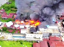 Pasar Kuliner Pelangi Malinau Kebakaran, Asap Hitam Membubung
