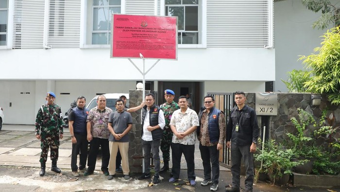 Kejagung sita rumah mewah milik Riza Chalid di Kebayoran Baru, Jakarta Selatan.