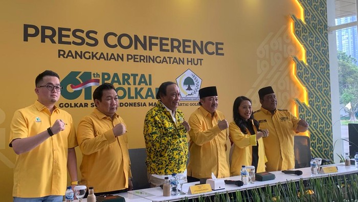 Konferensi pers terkait perayaan HUT ke-61 Partai Golkar.