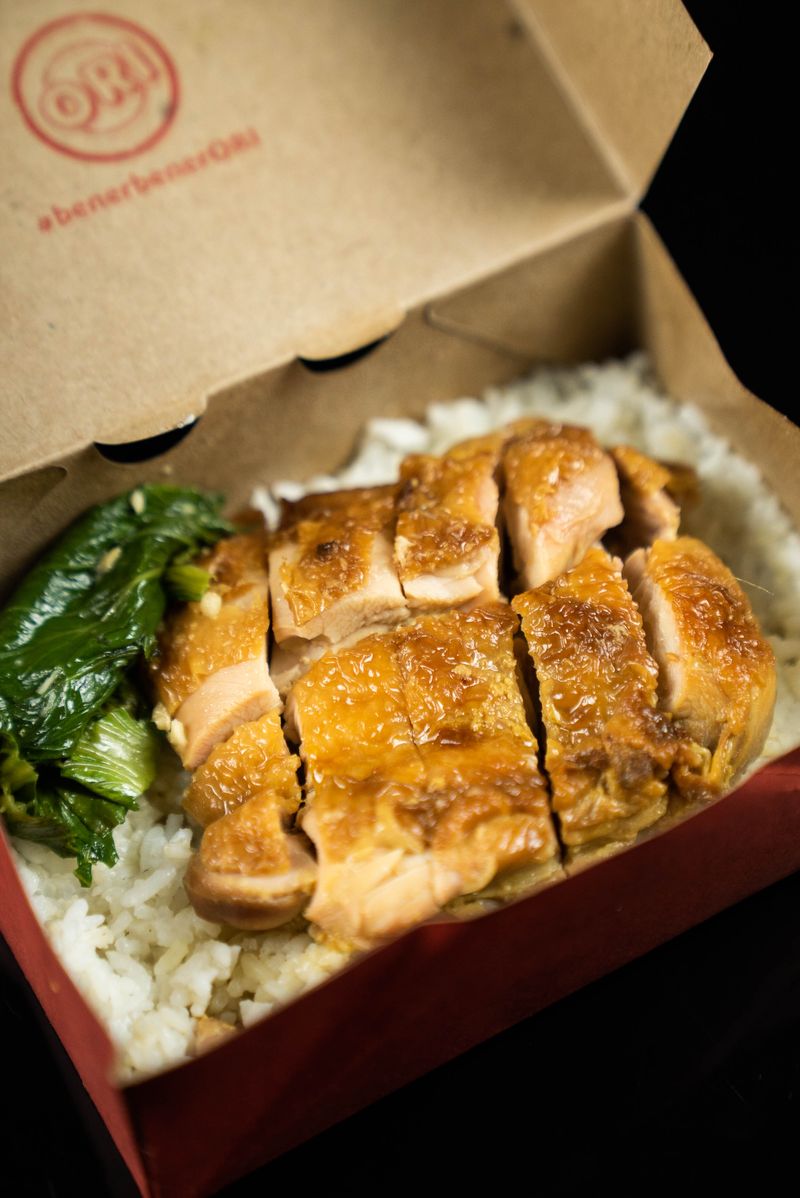 Kuliner dekat stasiun Palmerah Kuliner dekat stasiun Palmerah.