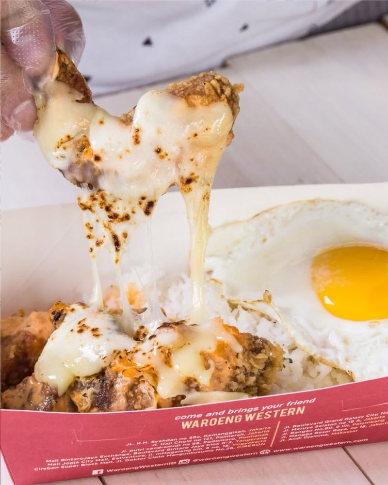 Kuliner dekat stasiun Palmerah Kuliner dekat stasiun Palmerah.