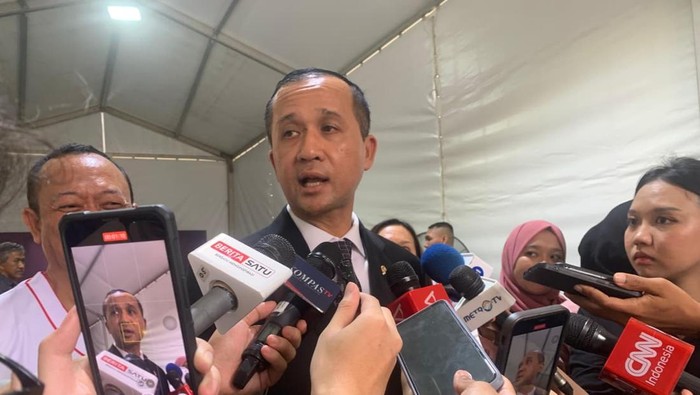 Menteri Transmigrasi (Mentrans) M Iftitah Sulaiman Suryanagara