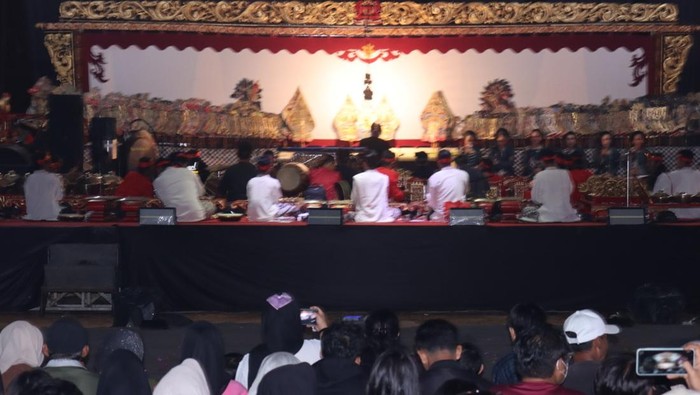 Pagelaran Wayang Kulit Bertema Persatuan Tutup Pringsewu Cultural Festival
