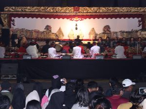 Pagelaran Wayang Kulit Bertema Persatuan Tutup Pringsewu Cultural Festival