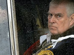 Polisi Inggris Tangkap Pria Diduga Todongkan Sajam ke Pangeran Andrew