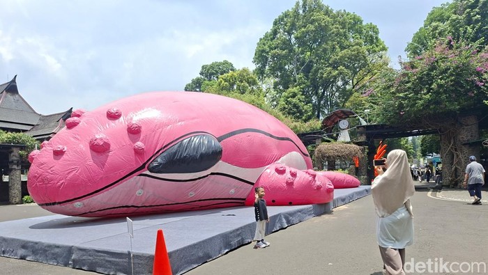 Lebih dari 100 Karya Hidupkan Pasar Seni ITB 2025 Hari Pertama