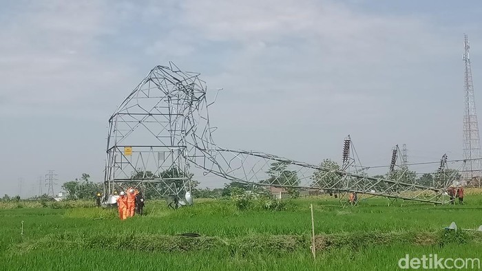 Hebohnya Lesus di Klaten, Atap Terbang-Tower SUTT Ambruk