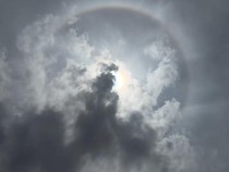 Fenomena Halo Matahari Terjadi di Langit Palembang, Begini Penampakannya