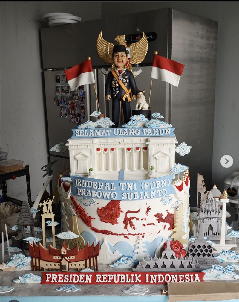 Prabowo Ulang Tahun, Dapat Kue hingga Tumpeng dengan Desain Spesial!