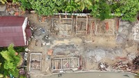 Berdasarkan keterangan konsultan pengawas proyek, progres pembangunan Kampung Nelayan Merah Putih (KNMP) di kawasan itu telah mencapai 15 persen dengan target penyelesaian akhir Desember mendatang. Foto: ANTARA FOTO/SYIFA YULINNAS