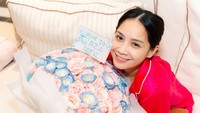 Nagita Slavina juga tertawa menanggapi kabar kehamilan tersebut. Foto: dok instagram Raffi Ahmad