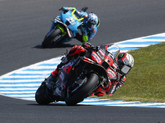 PHILLIP ISLAND, AUSTRALIA - OCTOBER 18: Marco Bezzecchi of Italy riding the Aprilia Racing bike (72) during the MotoGP Sprint of Australia at Phillip Island Grand Prix Circuit on October 18, 2025 in Phillip Island, Australia. (Photo by Gold & Goose Photography/Getty Images)