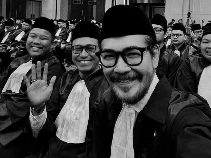 Ferry Salim Ferry Salim jadi pengacara, gbung PERADI.