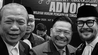 Momen itu dihadiri juga Ketua Umum PERADI Otto Hasibuan, yang juga menjabat sebagai Wakil Menteri Koordinator Bidang Hukum, Hak Asasi Manusia, Imigrasi, dan Pemasyarakatan. (Foto: Instagram @ferrysal1m)