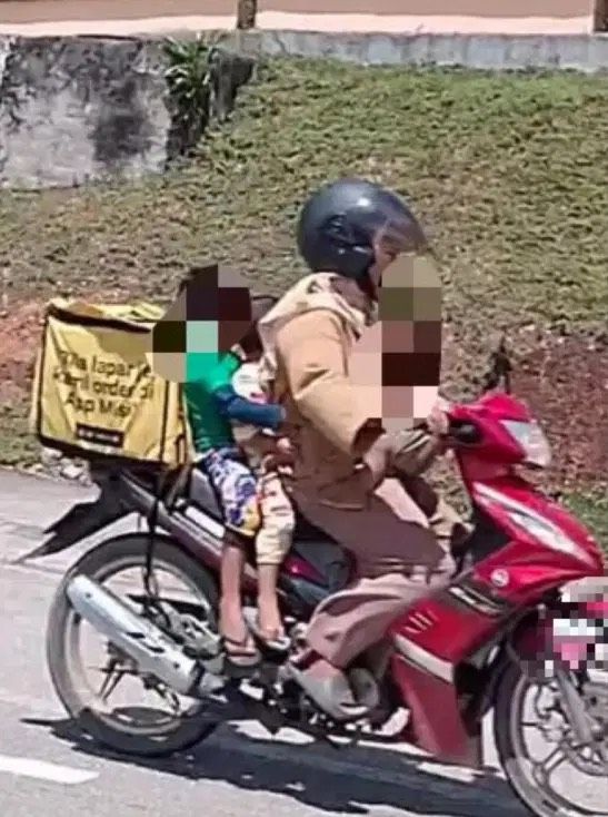 Perjuangan seorang ibu, Ibu Ini Bawa 3 Anak Saat Jadi Pengantar Makanan