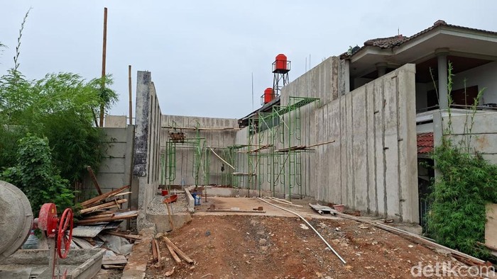 Jembatan dan Akses Jalan Balboa Estate Kondisi akses jalan dan jembatan menuju Balboa Estate yang diprotes warga Pondok HIjau, Ciputat, Tangerang Selatan.