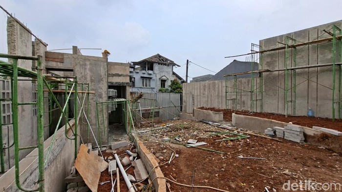 Jembatan dan Akses Jalan Balboa Estate Kondisi akses jalan dan jembatan menuju Balboa Estate yang diprotes warga Pondok HIjau, Ciputat, Tangerang Selatan.