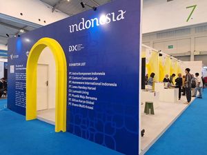 Keren! UMKM Ini Sulap 145 Ton Sampah Jadi Furniture Artistik di TEI 2025