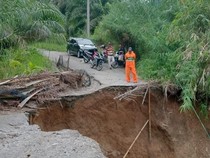 Jalan Putus Total di Simalungun, Anggota DPRD Sumut Minta Bobby Segera Perbaiki