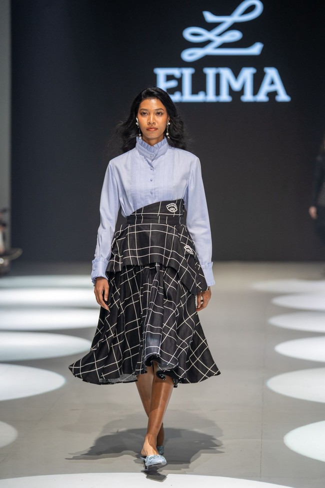 Beragam material lain seperti katun poplin, satin, light faux-fur, hingga suiting fabric dipilih untuk menggambarkan sosok perempuan perkotaan yang aktif dan fleksibel—baik siang maupun malam. (Foto: Dok. Elima)