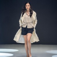 Didirikan pada 2021 oleh lima perempuan lintas profesi, Devi Asmarasari, Laila Azra, Natasya Mahidi, Nazli Basuki, dan Fransisca Siregar—Elima lahir dari semangat “dari perempuan, untuk perempuan.”  (Foto: Dok. Elima)