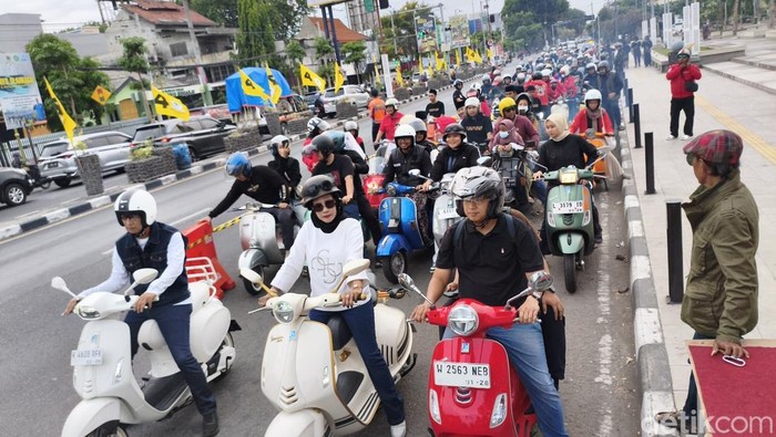 Komunitas Vespa Galang Dana Rp150 Juta untuk Ponpes Al-Khoziny