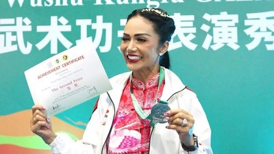 Yeay... Kris Dayanti Raih Medali Silver World Kungfu Championship 2025 di China