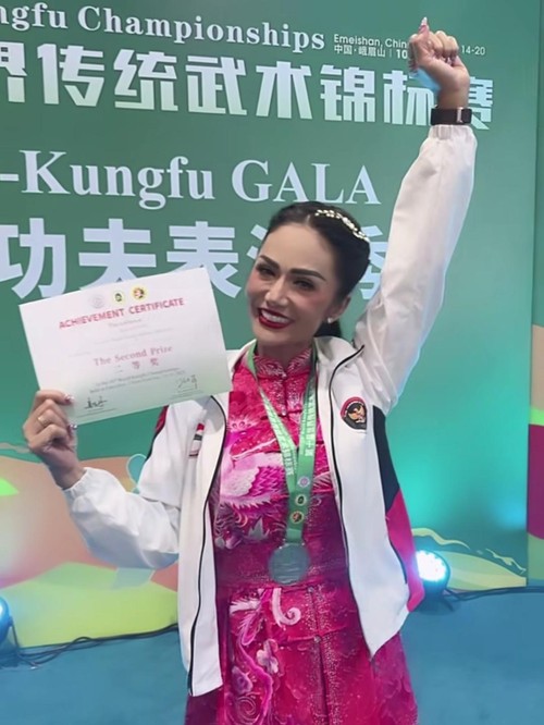 Kris Dayanti meraih medali silver di World Kungfu Championship 2025.