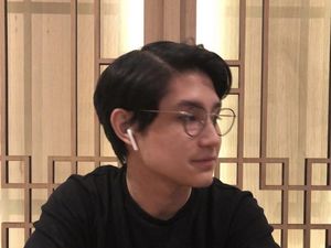 Ngiler! Teuku Rassya Cicip Beragam Jajanan di Jepang hingga London
