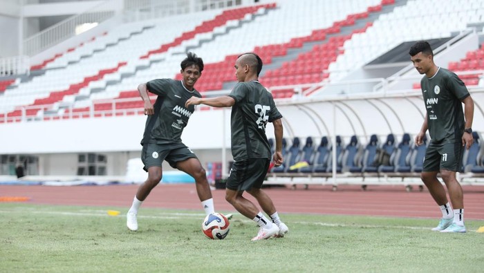 Official training PSS Sleman di Stadion Jatidiri, Semarang, Sabtu (18/10/2025). Official training PSS Sleman di Stadion Jatidiri, Semarang, Sabtu (18/10/2025).
