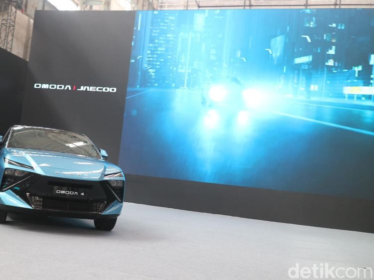 Potret Omoda O4, SUV Baru buat Anak Muda