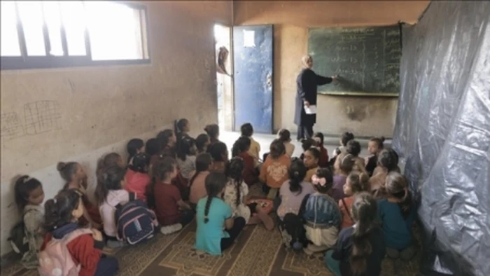 Pelajar di Gaza mulai bersekolah