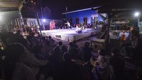 Pertunjukan tersebut difasilitasi oleh Kementerian Kebudayaan melalui Balai Pelestarian Kebudayaan Wilayah V sebagai bagian dari program revitalisasi kawasan eks lokalisasi yang tengah diupayakan menjadi pusat kegiatan kebudayaan oleh Pemerintah Kota Jambi. ANTARA FOTO/Wahdi Septiawan
