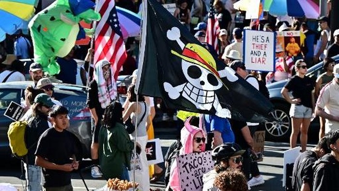 Penampakan massa demo Protesters rally during the