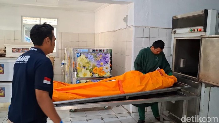 Jenazah Jesika Dibawa ke Bandung untuk Diautopsi