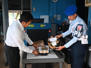 Polisi Selidiki Pemilik 2 Kg Ganja yang Dikirim ke Lombok Via Bandara SIM
